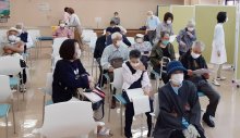 新型コロナワクチン集団接種、初日３２０人　余剰分は施設職員らへ　四街道