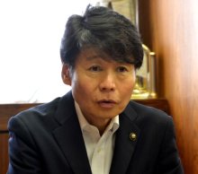 ７５歳以上接種めど付いたら　鎌ケ谷市長、辞任時期は？