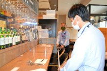 感染防止「認証」第１号に　千葉市の飲食店　県職員らが対策チェック