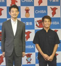 サーフィン・大原選手「パリではメダルを」　五輪５位入賞　熊谷知事を表敬訪問　【２０２０東京五輪】