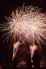 秋の夜空に花火５００発　コロナ禍、温かい気持ちに　旭青年会議所５５周年事業
