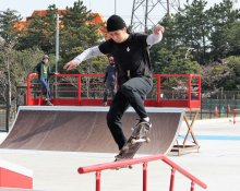 ストリートスポーツの拠点へ　千葉市・蘇我スポーツ公園にスケボー場４月オープン　プロの増田さん、華麗な技披露