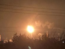 【動画あり】「市原市で工場火災？」心配の声相次ぐ　実は余剰ガス焼却の「フレアスタック」　地震影響、通常より高く