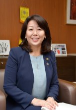 女性の視点で町を進化　待ちでなく、対応迅速に　＜初当選した太田和美・柏市長に聞く＞