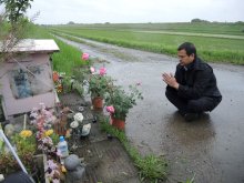 ＜松戸女児殺害＞「安らかに眠って」リンさん父、目潤ませ　遺体発見現場で上告棄却を報告