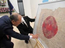 父の日章旗、８０年ぶり"里帰り"　南方の激戦地を転戦　８月末まで市川市役所に展示