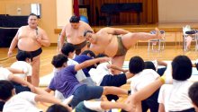 土俵つくり〝本物〟学んで　館山のＮＰＯ、資金募る　来春完成目指す　【地方発ワイド】