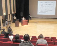 市川市、園児の虐待防止へ研修会　私立保育所・幼稚園など２００施設の関係者参加　静岡の事件受け