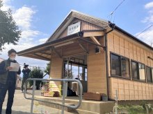 銚子電鉄の木造駅舎、風情生かし新装　地産品のアンテナショップも　笠上黒生駅