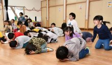 園児、ポケモンで防災学ぶ　地震起きたら、わざ「からにこもる」　震災知らない世代に動画やクイズ　香取・佐原保育所　【東日本大震災１２年】