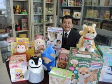笑顔届ける動くおもちゃ　“しゃべるペンギン”優秀賞　イワヤ（松戸市）　【ちばの元気企業】