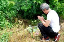事故現場、冥福祈る　飲酒運転「憎い」　八街児童死傷事故２年