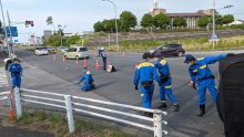 【続報】横断中に男女２人はねられる　高校生とみられる女性死亡、男性重傷　成田の国道５１号　容疑でトラックの男逮捕「赤信号に気付くのが遅れた」