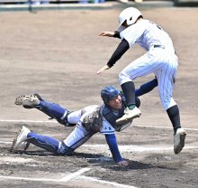 終戦も晴れやか　市川工・「渡辺」バッテリー　第１０５回全国高校野球　千葉大会　第３日