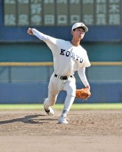 ２年生エースが圧巻投球　紅陵・鈴木　軟式野球・代表決定戦