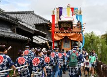 １０８年ぶり「山車」新造　勇壮に町並み巡行、１０日も披露　香取・佐原の秋大祭前に新上川岸区　「待ちに待った宝物継承」