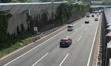 【速報】路肩停車中のトラックにトレーラー追突、炎上　習志野の東関道、一時通行止め