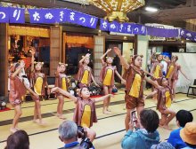 子狸たち「ポンポコ」　狸まつりで小学生が愛らしい踊り　木更津・證誠寺