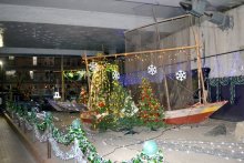 船のイルミ歴史に光　町会飾り付け郷土愛育む　漁師町のクリスマス　船橋　【師走スケッチ２０２３】