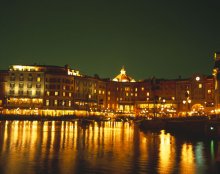大人を魅惑する「夢の国」　「カワイイ」文化が後押し　【解けない魔法　東京ディズニーリゾート３０周年】（２）幅広い客層　（２０１３年４月３日付千葉日報）