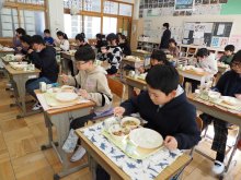 給食に縄文グルメ登場！　君津の小中校未利用貝だしでスープ　【ＳＤＧｓちば】