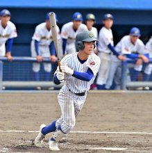 魅せる豪快スイング　水嶋悠右翼手　【聖地を駆ける　中央学院の頂戦】