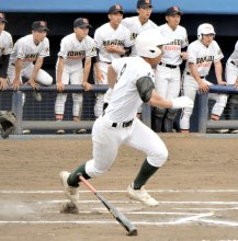専大松戸、代打長塚が決勝打　タイブレーク決着　第７７回春季千葉県高校野球大会