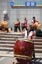 千葉県北東部４地域の魅力発信　ステージや制服着用楽しむ　成田空港「空祭」