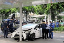 【速報】ＪＲ千葉駅前、タクシーが歩道に突っ込む　歩行者２人巻き込まれ搬送