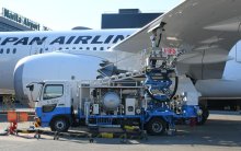 訪日客増の成田空港　燃料供給”新ルート”検討　航空会社に輸入商社紹介