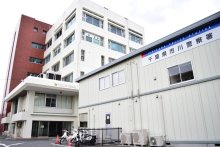 【速報】市川の住宅に赤ちゃん遺体　２２歳母親を出産後放置疑い再逮捕　殺人容疑適用、交際男性にも事情聴く