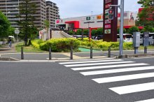 路線バスと事故で男児骨折　習志野の交差点