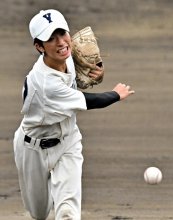 左右二枚看板互いに感謝　八千代・鈴木と堀内　第１０６回全国高校野球　千葉大会　第９日