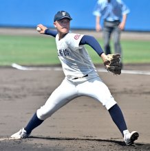 背番号２０気迫前面　初登板高田７回１失点　市船橋　第１０６回全国高校野球　千葉大会　第１０日