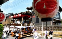 暑さに負けず山車巡行　多古祇園祭開幕　伝統芸能「しいかご舞」も