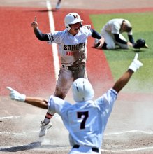 木更津総合、耐えて歓喜　「一人も見捨てない」主将の下団結　第１０６回全国高校野球　千葉大会　最終日