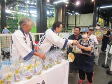 特産「市川のなし」東京・大田市場でＰＲ　市長とＪＡいちかわ組合長がトップセールス