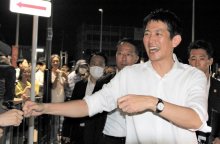小林氏「日本を世界の中心に」　地元・ＪＲ幕張駅前で最終演説　自民党総裁選