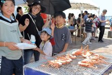 伊勢エビ大盤振る舞い　セット販売、つかみ取り、無料汁…　その場でバーベキューも　御宿