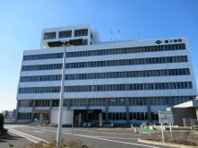 性別関係なくスカート、スラックスから選択　中学制服で鎌ケ谷市　来年度から全５校ブレザー標準服
