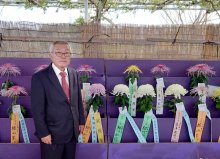 相川さん農水大臣賞　市原で県菊花大会　愛好家の大輪５０点並ぶ