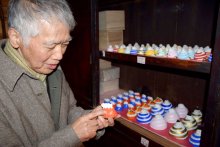 芝原人形の「巳」に笑顔　新年に手作りのぬくもり　長南　【師走スケッチ２０２４】