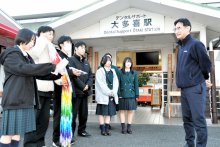 【子ども新聞　週刊ちばにち家】　いすみ鉄道へ千羽鶴　大多喜高生、運行再開願い　（２０２５年１月１６日号）