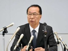 小学校の更衣室に録画スマホ　映像にセットする教諭の姿　回収後出勤せず、死亡　市川市