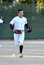 守備固めに備える　田中陸翔　外野手　３年　【八街から聖地へ　千葉黎明初のセンバツ】選手紹介