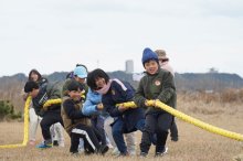 被災地に明るい声　旭の海岸で「復興綱引き」　【東日本大震災１４年】
