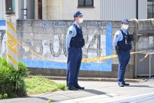 【速報】船橋で立てこもり、刃物男が家族を人質か　千葉県警、電話で説得続ける