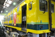 脱線車両大多喜駅へ移動　事故以来８カ月ぶり、自走で　いすみ鉄道