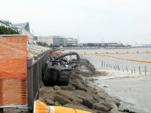 市川市、三番瀬での人工干潟造成へ砂入れ開始　浚渫船で運搬、作業