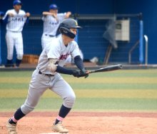 日大習志野　逆転で念願白星　２年江連が投打に奮闘　第１０７回全国高校野球　千葉大会　第３日